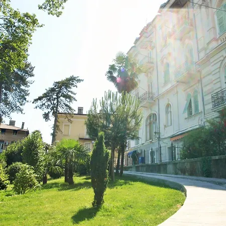 By The Sea - 11185 奥帕提亚