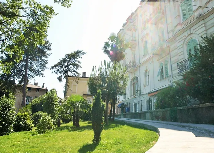 By The Sea - 11185 Опатия